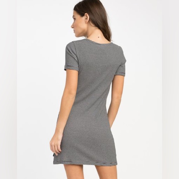 RVCA ZIP IT striped dress . - Picture 2 of 9